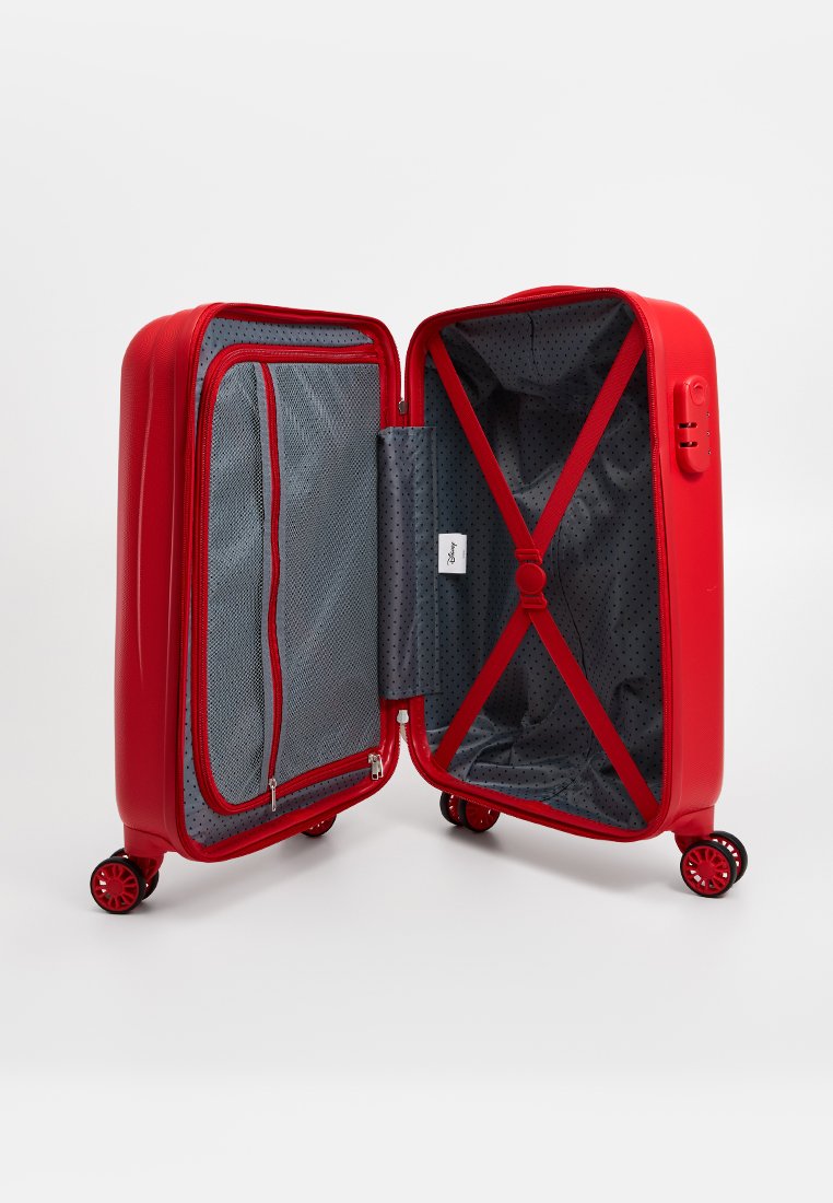 Roter Koffer aus strukturiertem Hartschalenmaterial, mit zwei Fächern und grauem Punktmuster-Innenfutter, mit Reißverschlussverschluss und vier drehbaren Rädern.