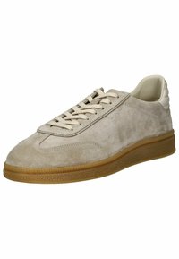 Beige Wildleder-Sneaker mit niedrigem Schnitt, Gummisohle, flachen Schnürsenkeln und gepolstertem Schaftrand. Bietet ein sauberes Design und dezente Steppnähte.