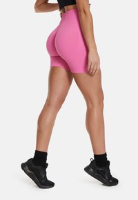 SQUATPROOF CHROMA WAISTED - Leggings - pink