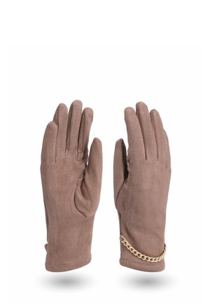 Guanti in suede marrone con un design aderente, caratterizzati da una decorazione in catena dorata al polso e una superficie texturizzata per una migliore presa.