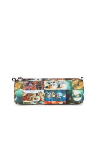 Trousse cylindrique avec fermeture éclair, ornée d'un collage coloré de scènes et de personnages du film Gremlins.