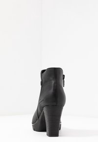 TOM TAILOR Nilkkurit - black