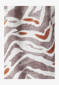 Odabrano, tan zebra print