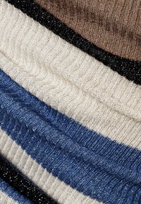 VILA Strickpullover - braun blau