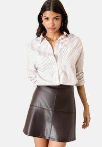 REGULAR FIT - A-Linien-Rock - chocolate brown