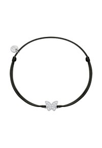 Schwarzes Schnurarmband mit einem silbernen Schmetterlingsanhänger, der mit klaren Kristallen verziert ist, gesichert mit einem verstellbaren Knoten.