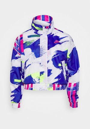 Nike gekürzte Windbreaker-Jacke mit hohem Kragen, Reißverschluss- und Knopfverschluss, abstraktem blauem, weißem, neongrünem und pinkem Grafikmuster.