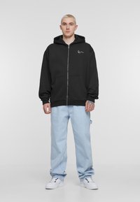 Karl Kani HOODED CHEST SIGNATURE ESSENTIAL - Cipzáras pulóver - black