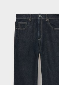 Mørke denimjeans med rett snitt, med fem lommer, kontrastsøm og knappelukking i livet.