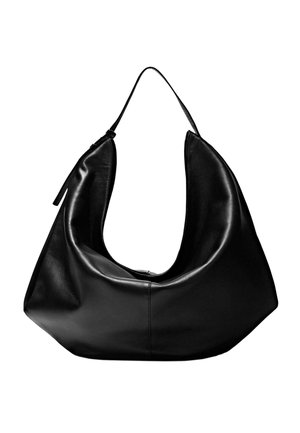 Sac à épaule en cuir noir avec une seule bandoulière et une forme souple en croissant sur fond blanc.