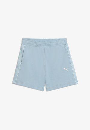 Pantalones cortos deportivos azul claro con cintura elástica, bolsillos laterales, logo blanco de Puma en la pierna izquierda y detalles del logo blanco de Puma en los paneles laterales.
