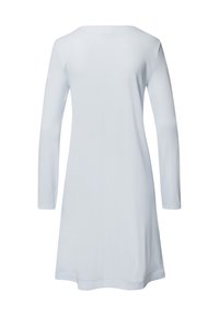 Dlouhé šaty v světle modré barvě, vyrobené z měkké látky. Mají kulatý výstřih a rozšířený spodní lem. Hladká textura po celé délce.