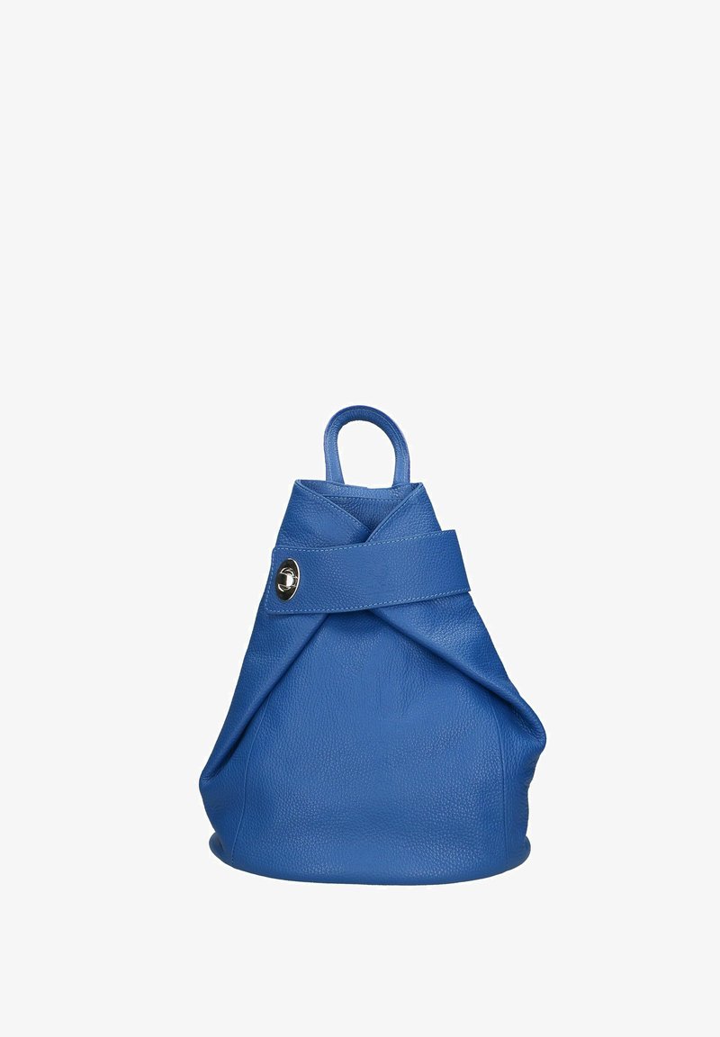 Blauwe leren handtas met een ronde bodem, gedraaide plooien, een bovenhandvat en een zilveren druksluiting. Gladde textuur en minimalistisch ontwerp.