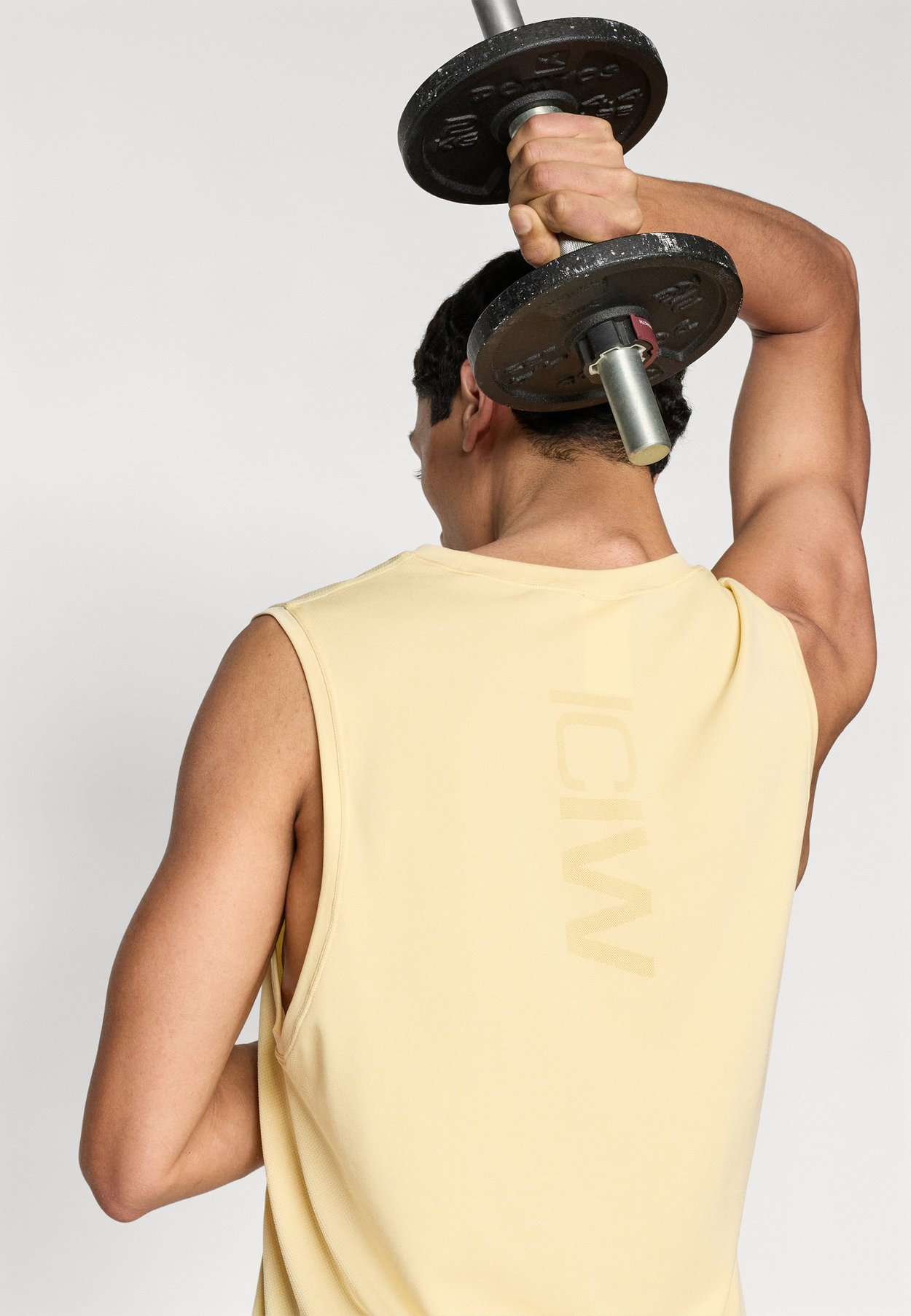 STRIDE SLEEVELESS TEE