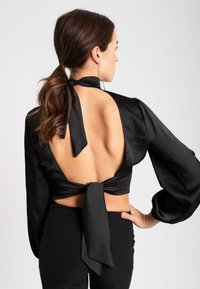 THE-ARE CON ESPALDA ABIERTA - Blusa - negr