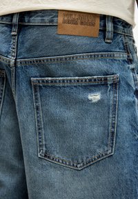 Thumbnail Image 6