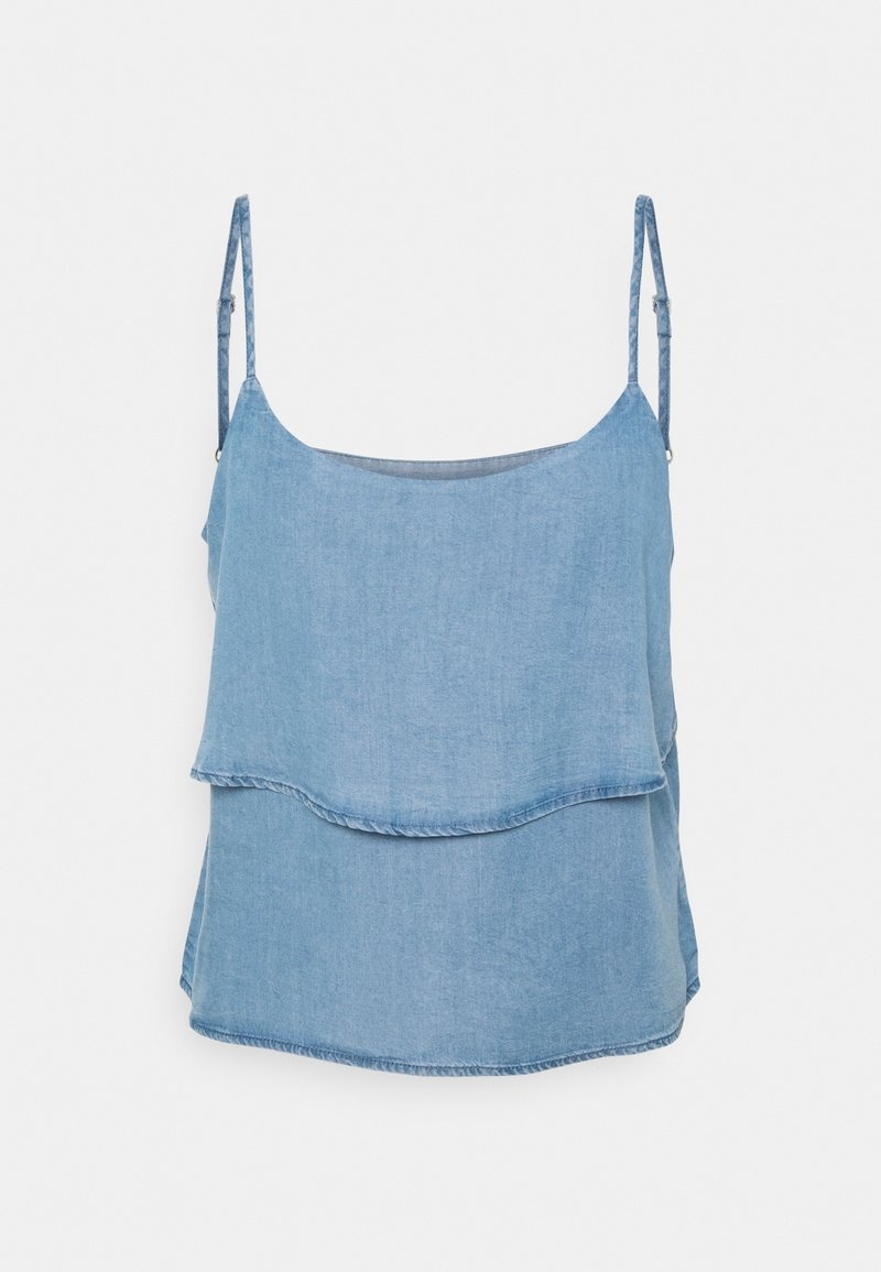 Haut en denim bleu clair avec des fines bretelles et un design superposé. Présente un col rond et un ourlet arrondi en bas.