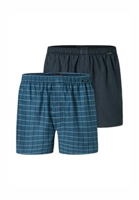Twee paren boxershort: één in blauw geruit met grijze lijnen, de andere in effen donkerblauw. Beide hebben een elastische tailleband en een knoopdetail.