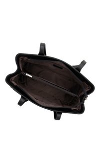 Zwarte leren handtas met een gestructureerde buitenkant, bovenrits en dubbele handvatten. Interieur heeft een bruine voering en een ritscompartiment.