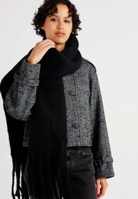 Gina Tricot CHUNKY SCARF - Sjal - black
