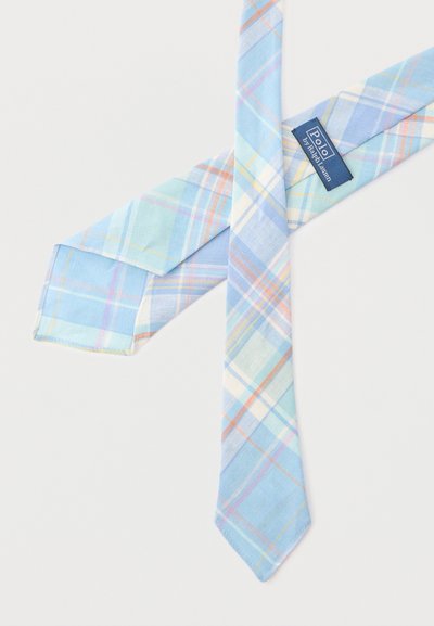 Gaiši zils pleda kaklasaite ar pasteļdzeltenām, rozā un baltām līnijām, uz kuras ir zila “Polo by Ralph Lauren” etiķete.