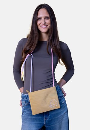 Fritzi aus Preußen, SCHULTERTASCHE FRITZI ME CROSS SMILE - Umhängetasche - sunset