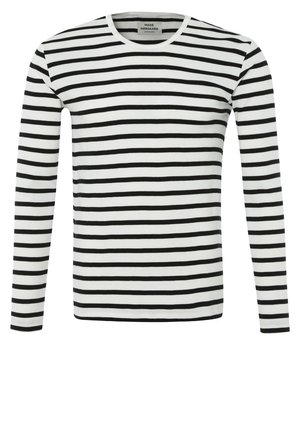Chemise blanche à manches longues avec des rayures horizontales noires et un col rond, étalée à plat.