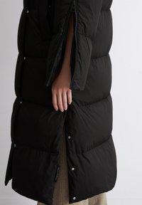 Marc O'Polo PUFFER STYLE ZIPPER ON SLEEVE HEM - Dūnu mētelis - black