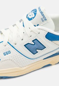 New Balance 550 - Tenisky - off-white/beige/blue