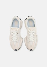 New Balance WS327 - Tenisky - linen