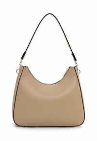 Bolso hobo beige con una textura suave, parte superior curva, ribete negro y una sola correa para el hombro. Cuenta con un compartimento principal con cremallera.