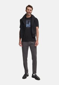 Calvin Klein Camiseta estampada - ck black