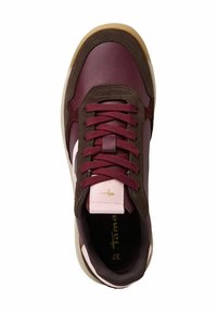 Maroon and brown sneaker featuring leather and suede materials, textured laces, and a pink accent on the tongue with gold branding.