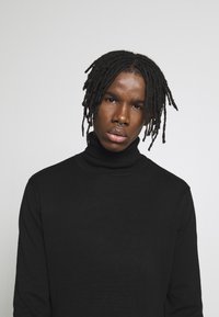 Brave Soul Maglione - black only