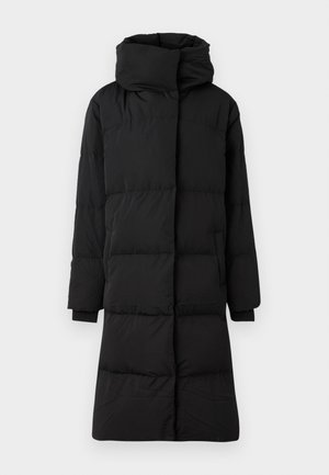 Mustmustööp, pikk disain kõrge kraega, tikitud tekstuur, tõmblukuga taskud ja elastsed varrukad. Sile kanga viimistlus.