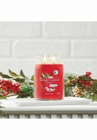 Yankee Candle YANKEE CANDLE SIGNATURE LARGE JAR CHRISTMAS EVE 567G - Doftljus - red