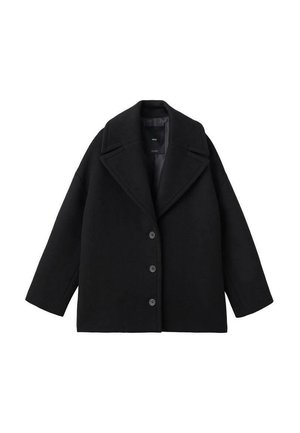 Cappotto oversize in misto lana nera con ampi rever e tre bottoni frontali, esposto su uno sfondo bianco.