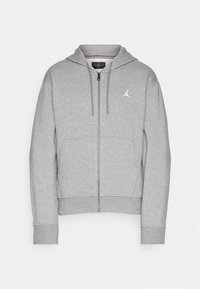 Sudadera gris con cremallera, hecha de una tela suave, con un bolsillo tipo canguro, puños acanalados y un logo blanco en el lado izquierdo del pecho.