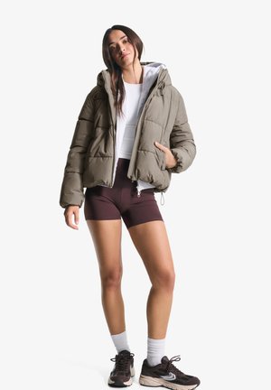 Bershka WITH HOOD PUFFER  - Veste d'hiver - khaki