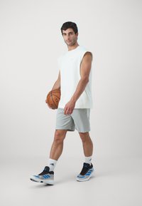 adidas Performance 3 STRIPES SHORT - Pantalón corto de deporte - metal grey/white