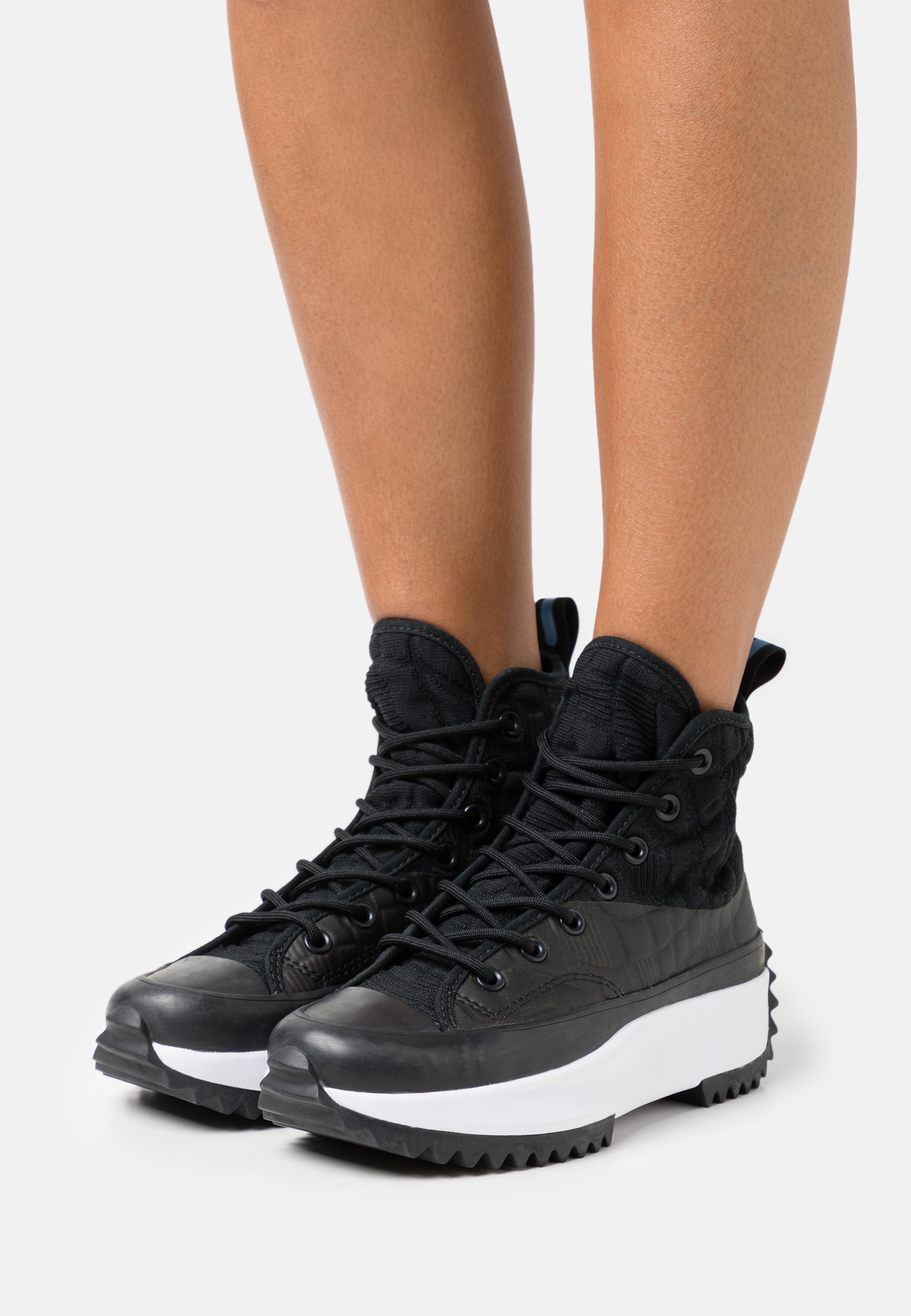 converse run star hike platform