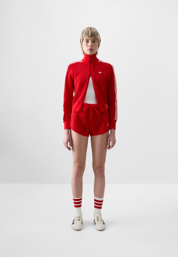 Shorts - better scarlet3