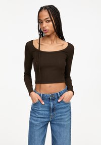 PULL&BEAR Langarmshirt - brown