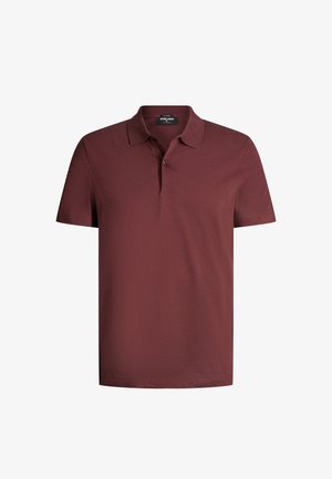 Dunkelrotes Herren-Poloshirt mit kurzen Ärmeln, einem Kragen und einer Knopfleiste mit zwei Knöpfen, gefertigt aus einem weich strukturierten Stoff.