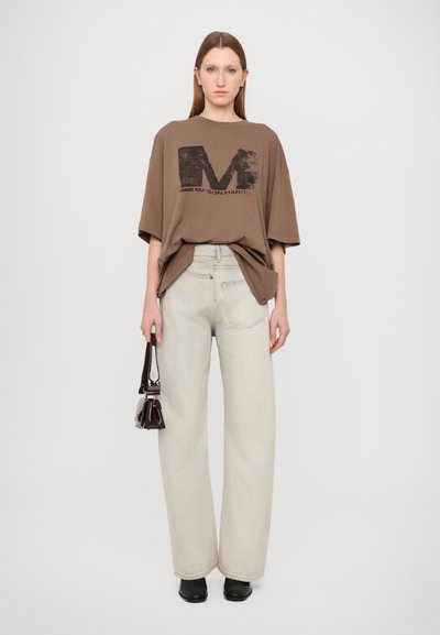 MM6 Maison Margiela T-shirts med print - light brown