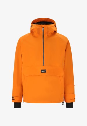 Giacca impermeabile arancione con collo alto, chiusura con zip, cappuccio regolabile e tasca frontale. Presenta dettagli neri ai polsini e all'orlo.