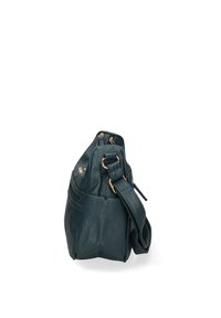 Borsa a mano in pelle color teal scuro con finitura testurizzata, dettagli in hardware dorato e una sola tracolla regolabile; chiusura con zip nella parte superiore.