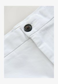 Non selezionato, white