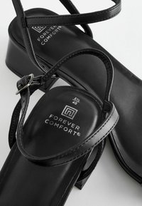 Next FOREVER COMFORT - REGULAR FIT - Sandalai - black