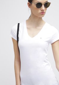 Hilfiger Denim LEELA - T-shirt basic